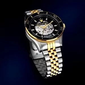 Elegantissimo orologio da uomo Maserati solo tempo automatico della collezione Sfida. R8823140010