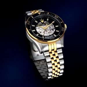 Elegantissimo orologio da uomo Maserati solo tempo automatico della collezione Sfida. R8823140010