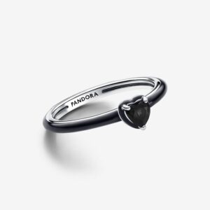 Esprimi te stessa con l’Anello Pandora ME Black Chakra Heart. Realizzato in Argento Sterling 925